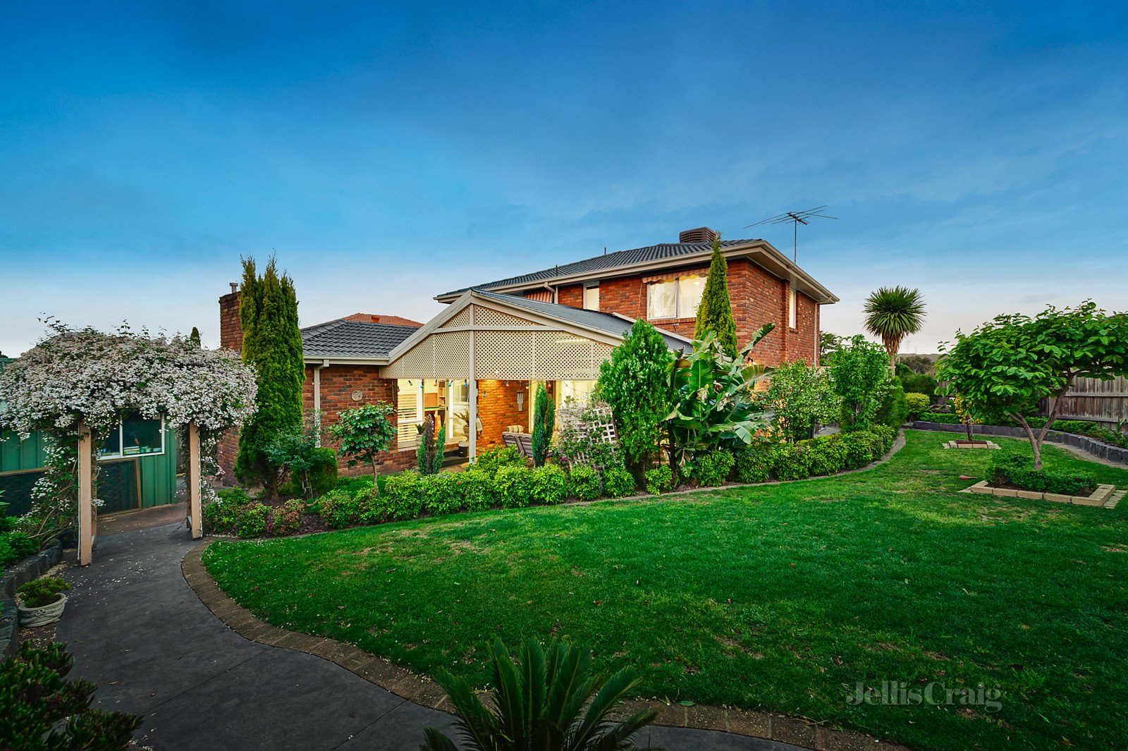 12 Newlands Crescent, Doncaster East image 10