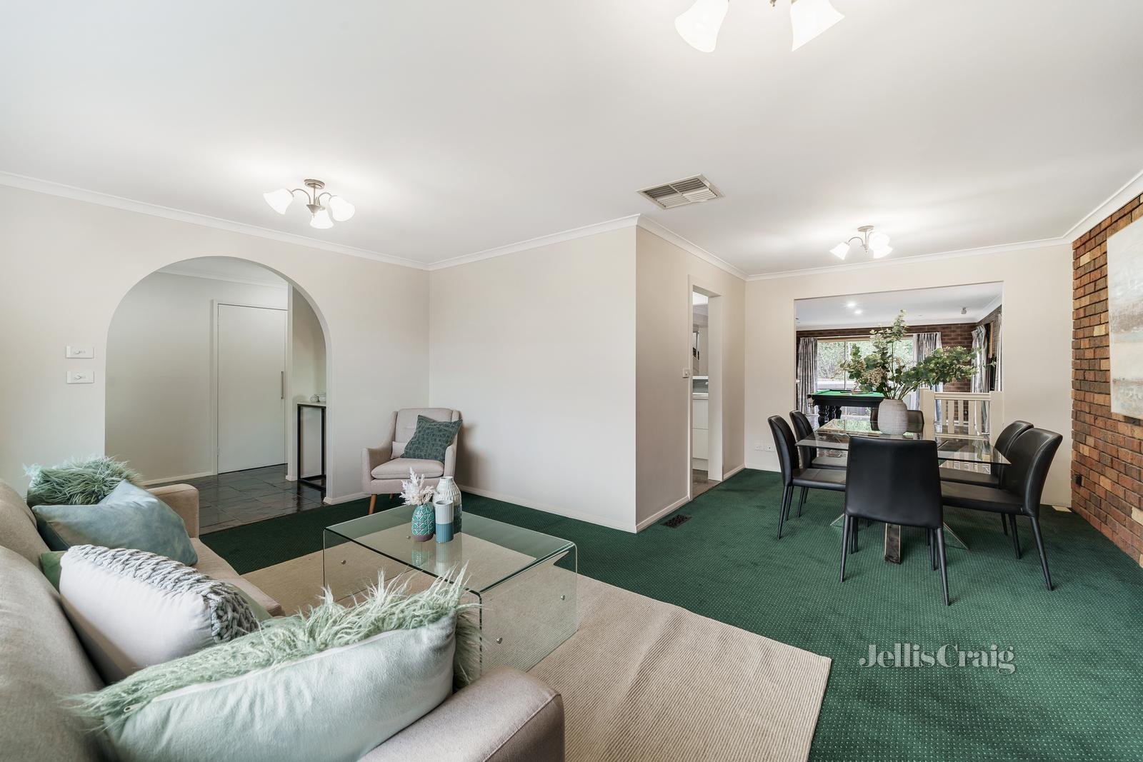 12 Newtown Road, Macleod image 4