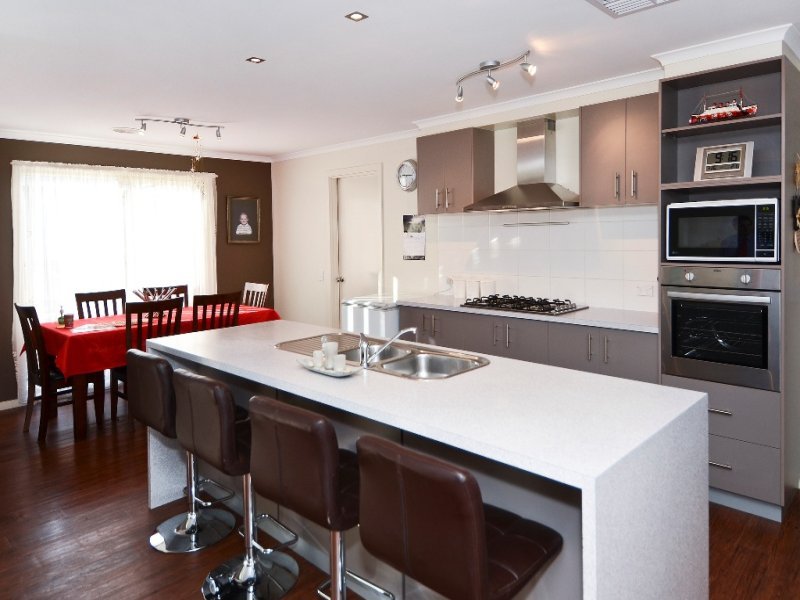 12 Nigella Avenue, Corio image 2