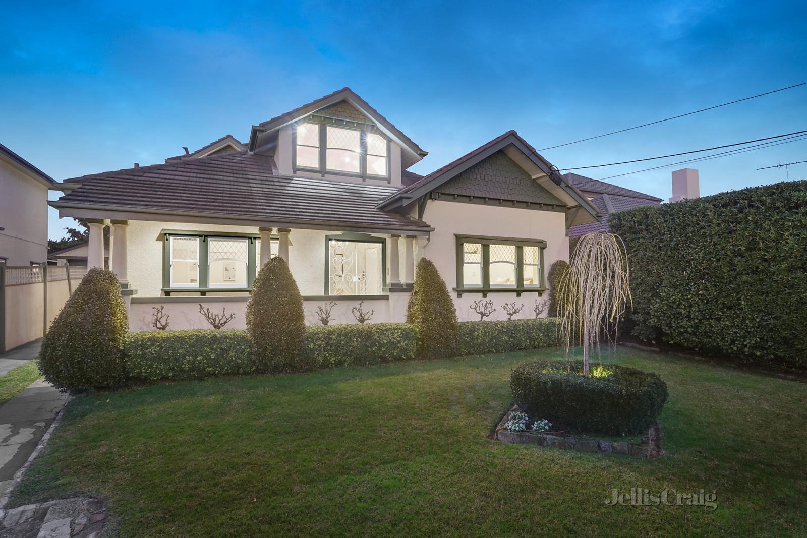 12 Oloughlan Street, Ormond
- Print Image 1