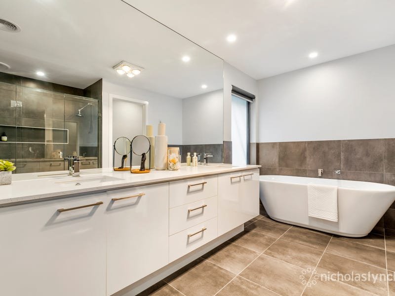 Property Gallery Thumbnail 6