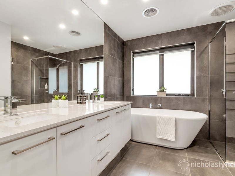 Property Gallery Thumbnail 8