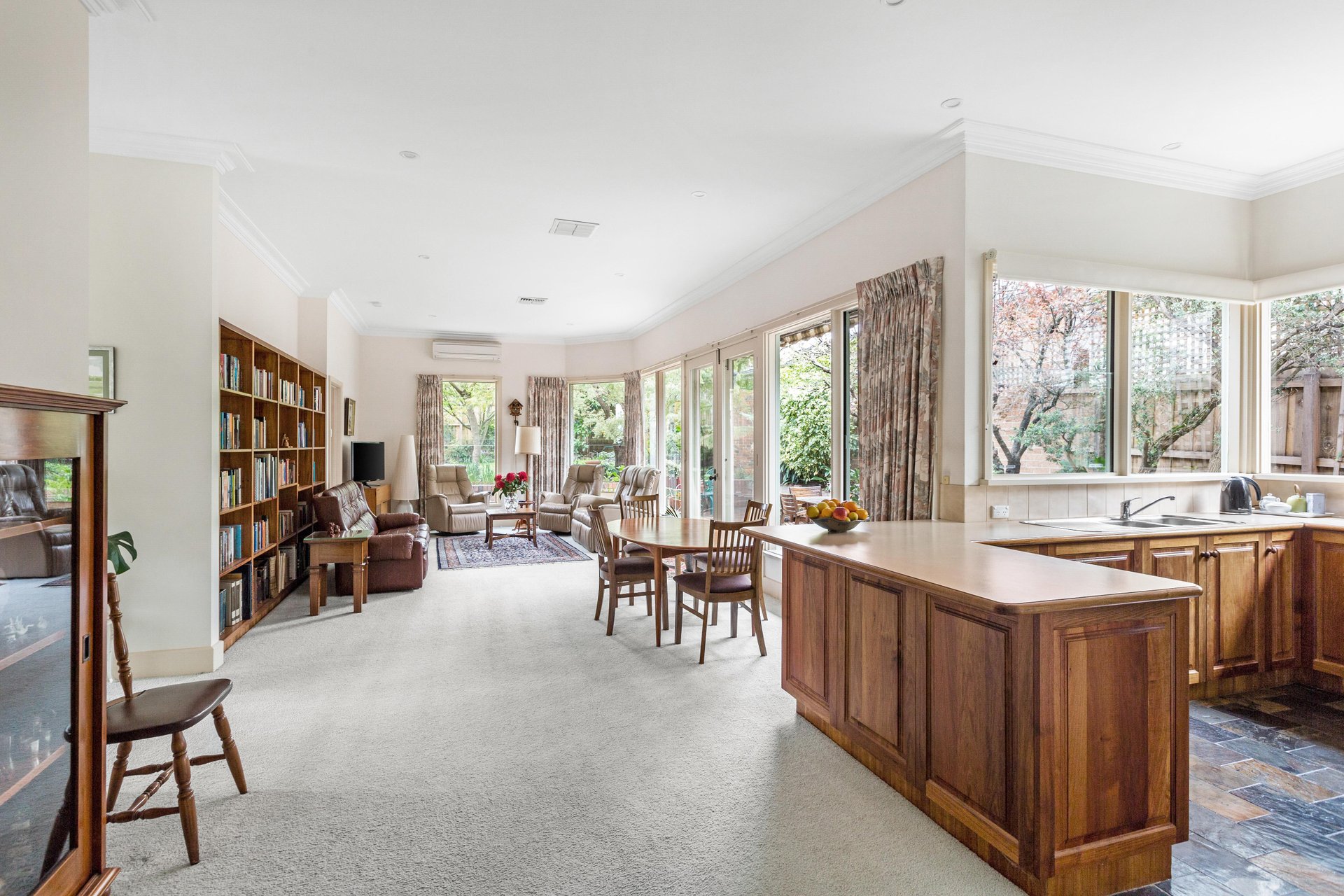 12 Orrong Crescent, Camberwell image 2