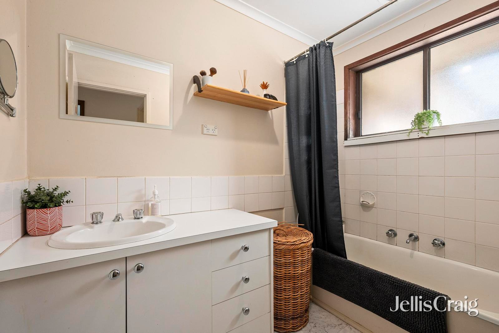 12 Orrong Road, Mooroolbark image 8