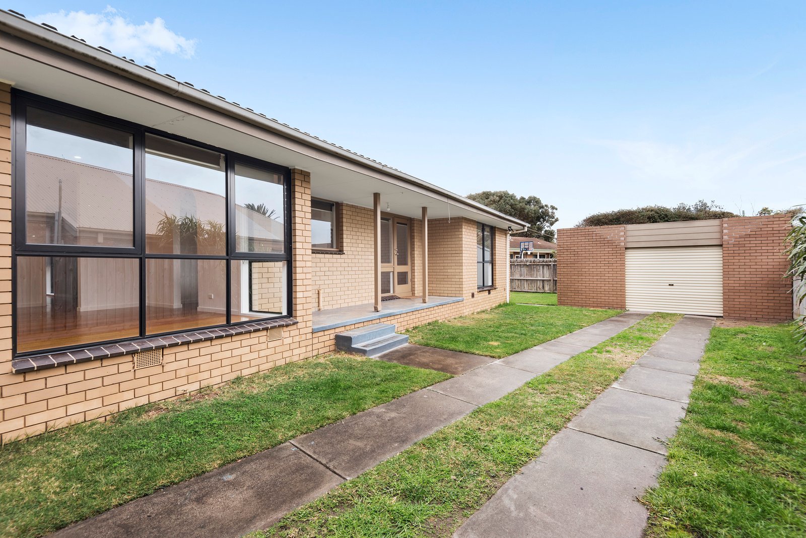 Property Gallery Thumbnail 7