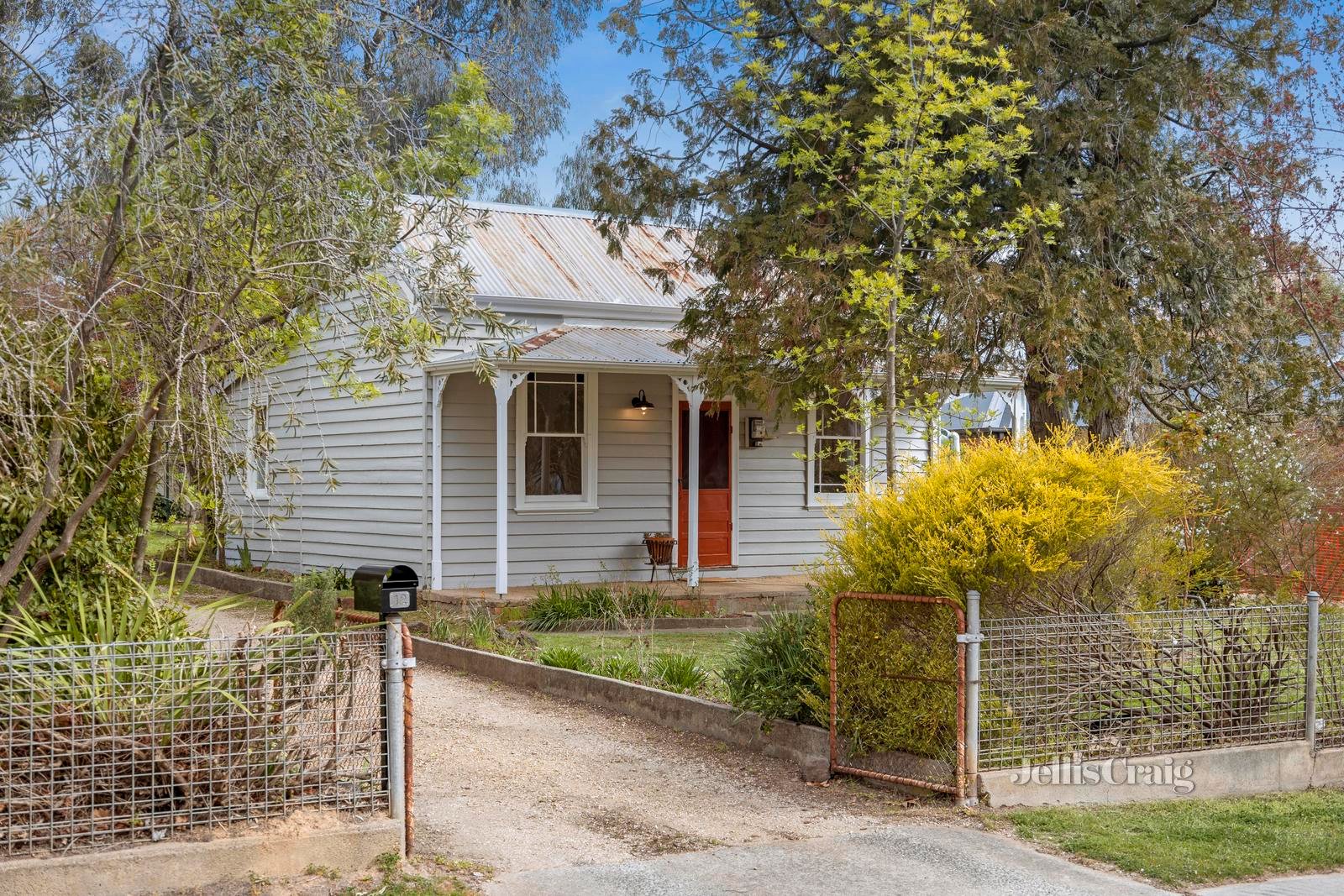 12 Parker Street, Castlemaine image 11