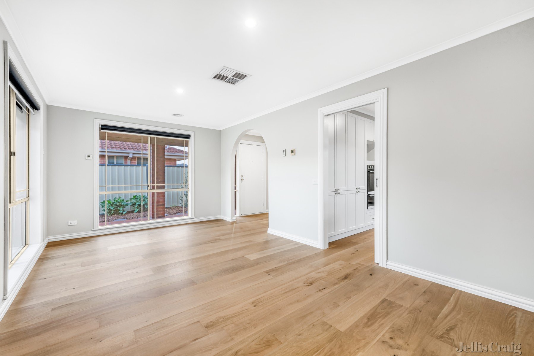 12 Parkview Court, Lalor image 3