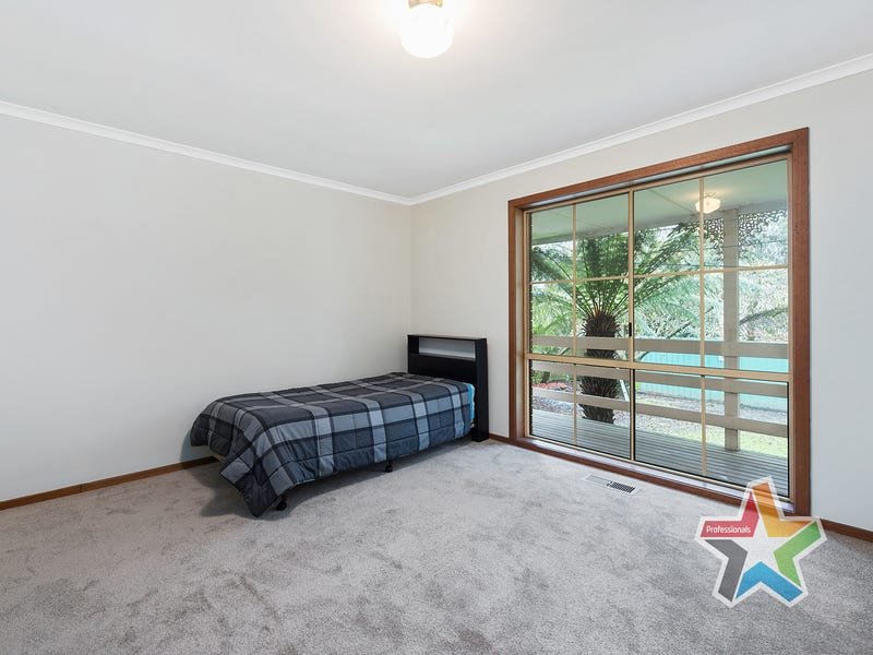 12 Penola Drive, Seville image 7