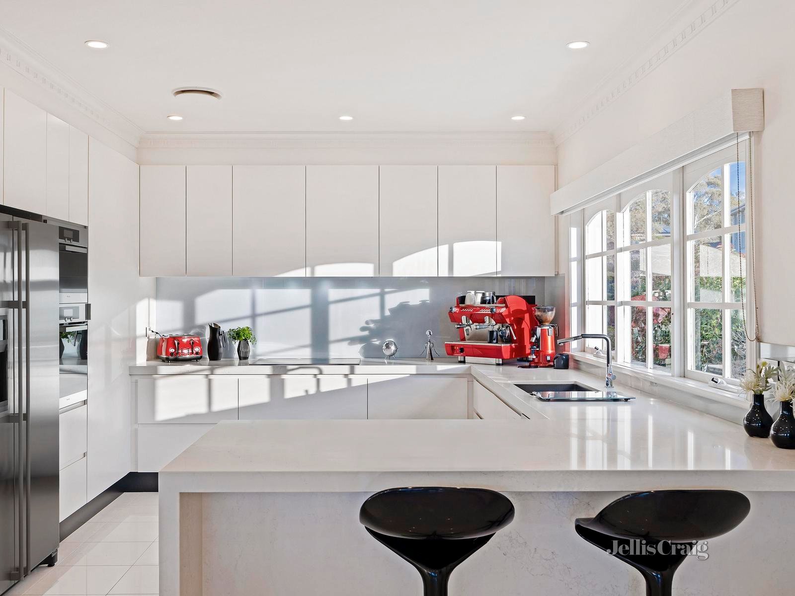 12 Peppermint Court, Doncaster East image 4