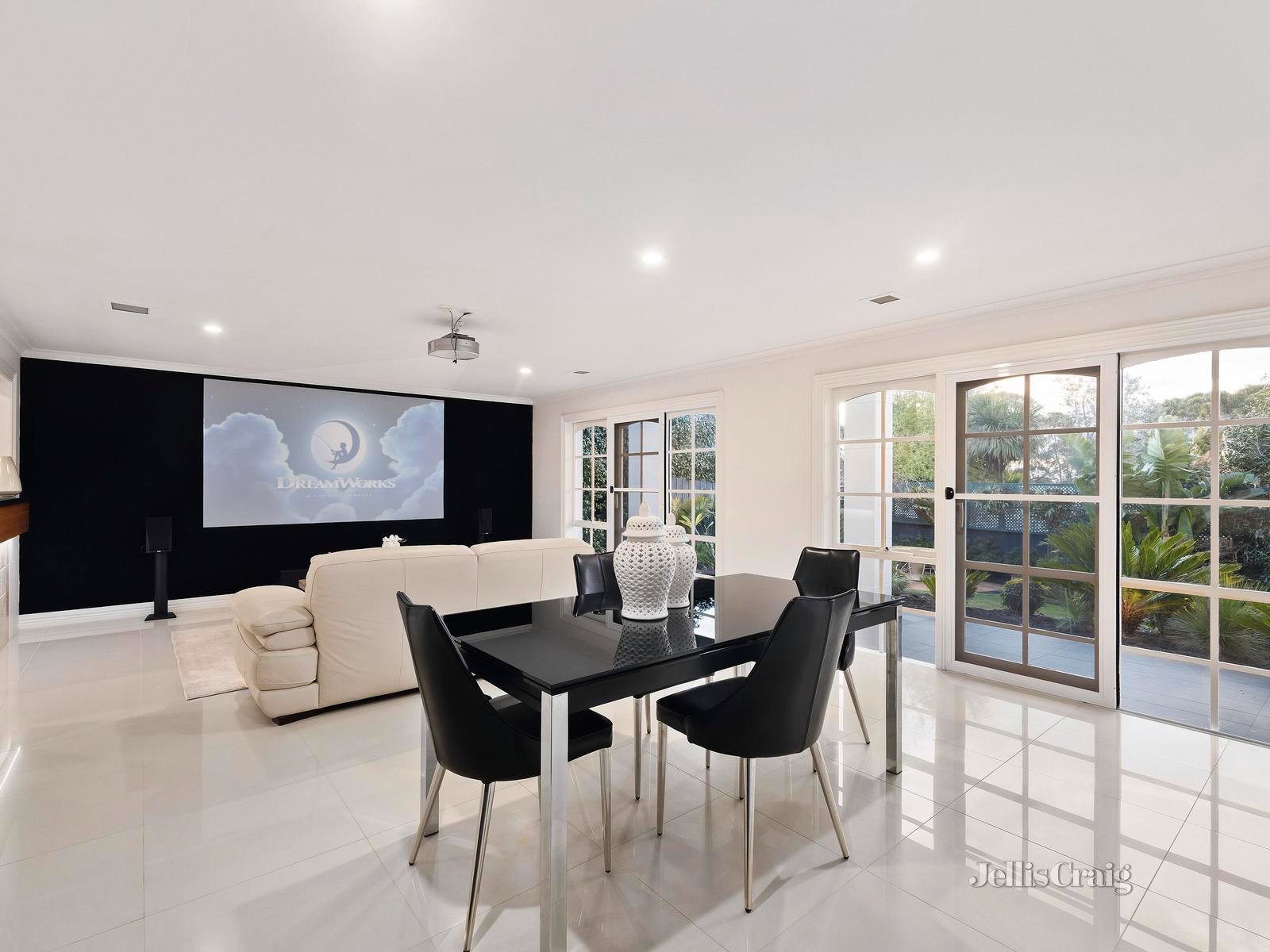 12 Peppermint Court, Doncaster East image 6