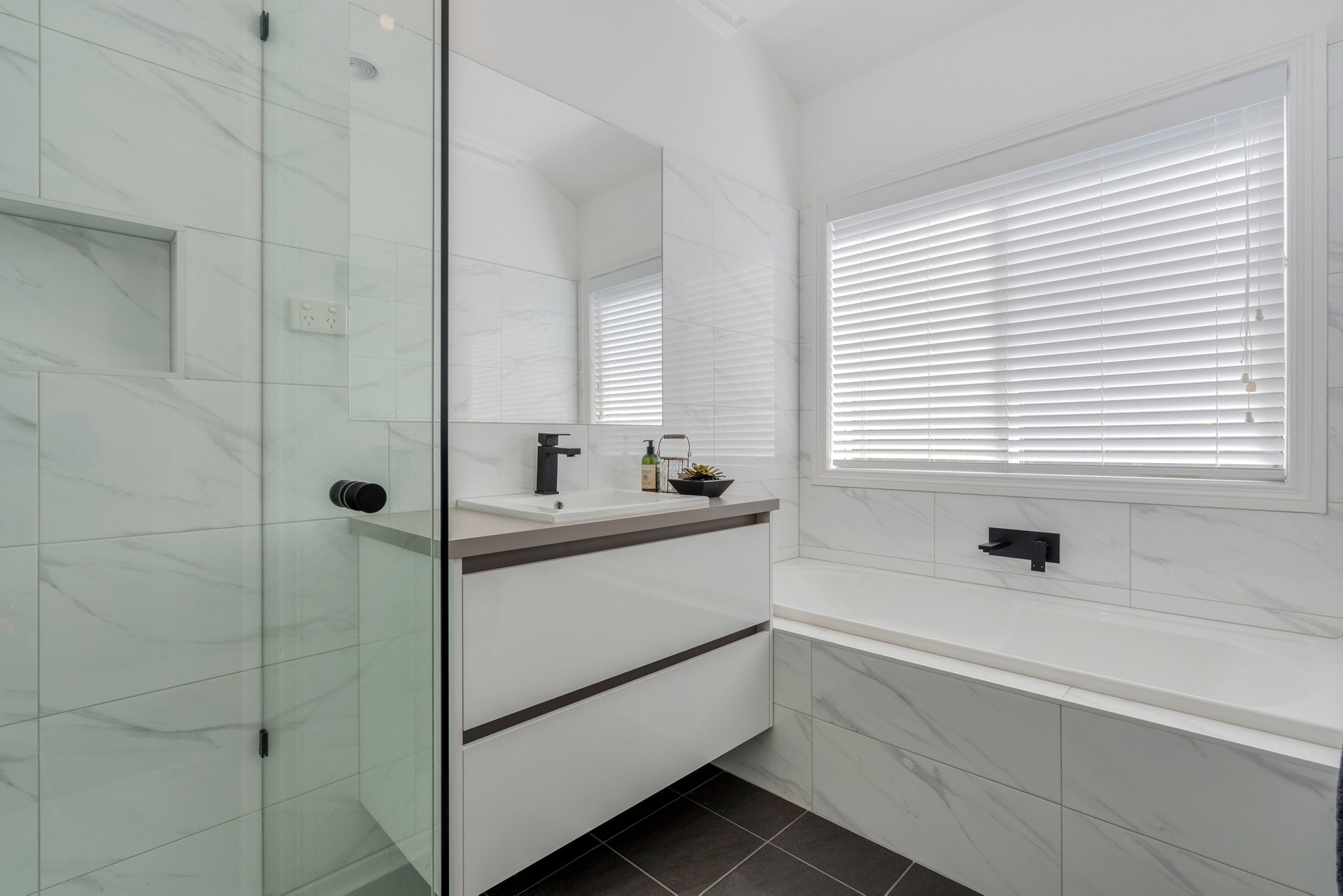 Property Gallery Thumbnail 13