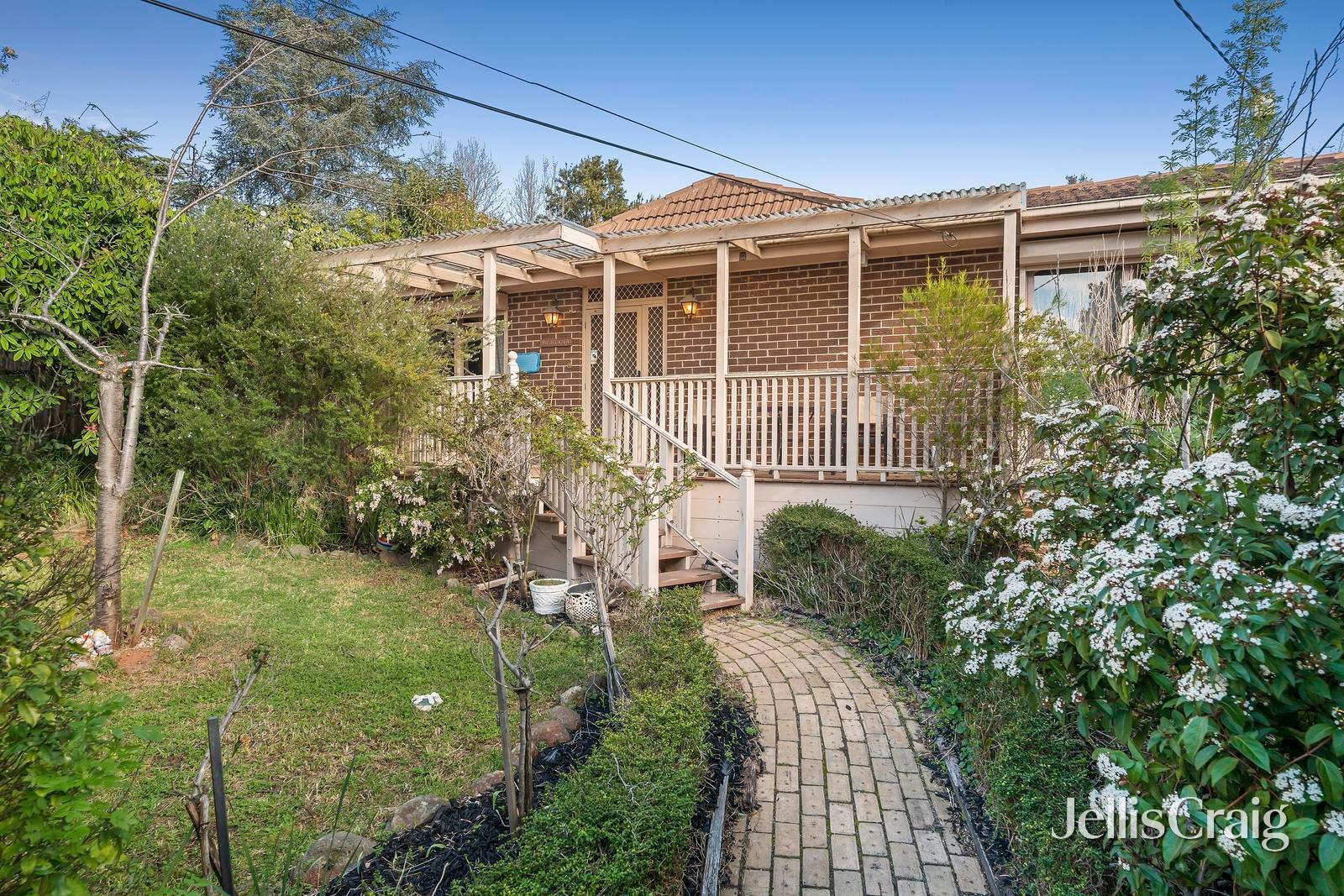 12 Prince Edward Avenue, Mitcham image 11