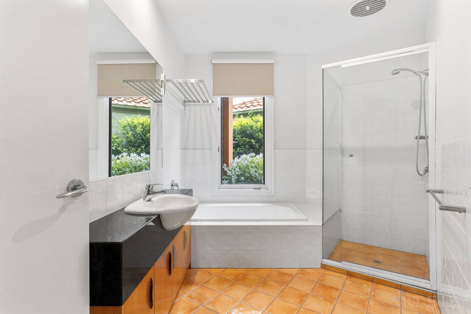 Property Gallery Thumbnail 7