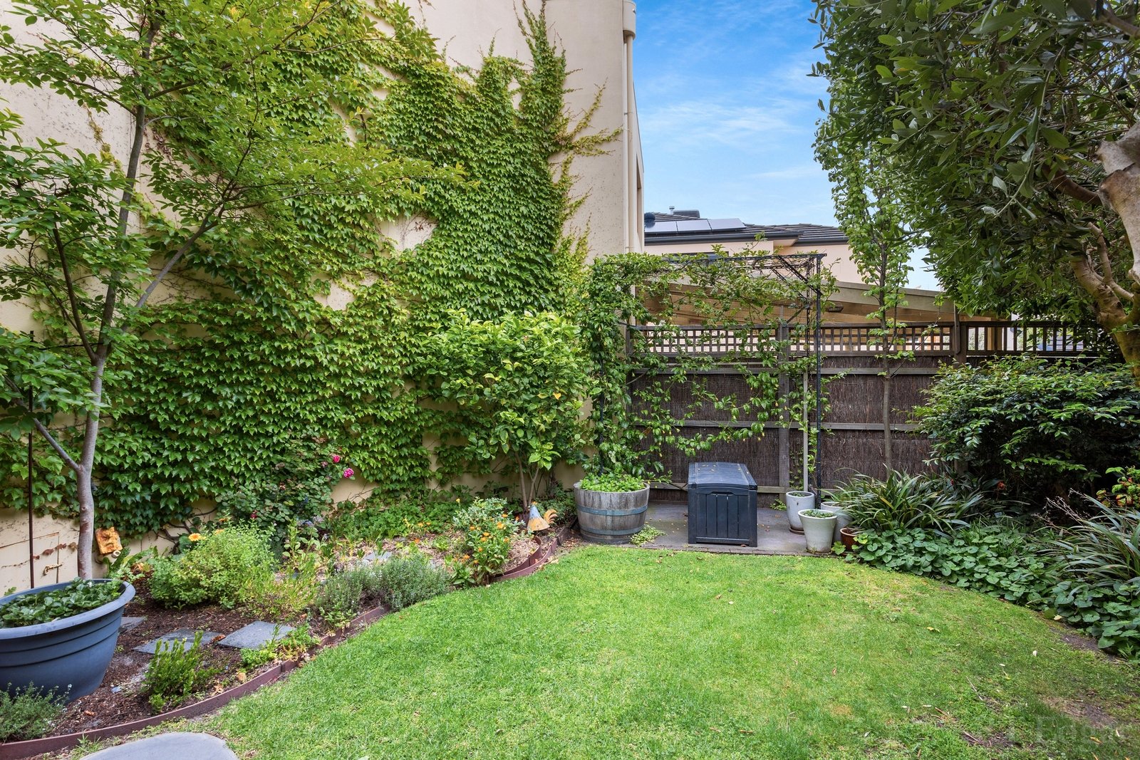 Property Gallery Thumbnail 9