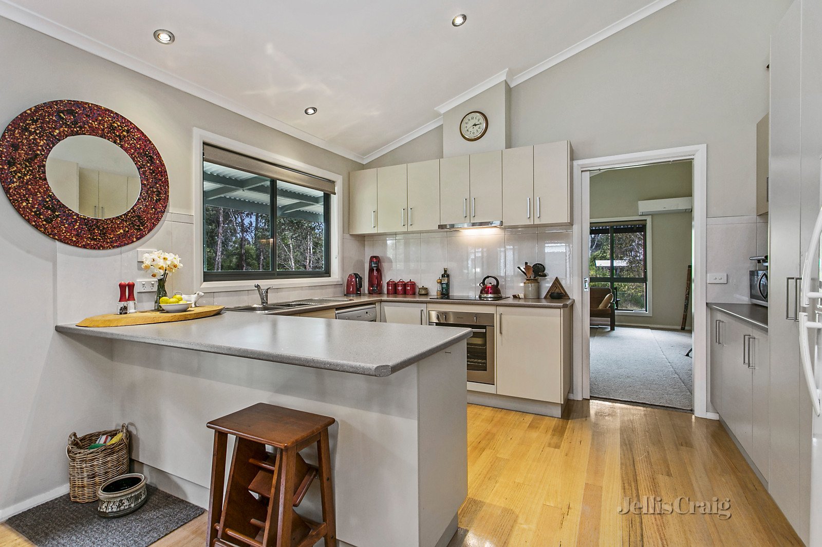 12 Racecourse Road, Trentham image 3