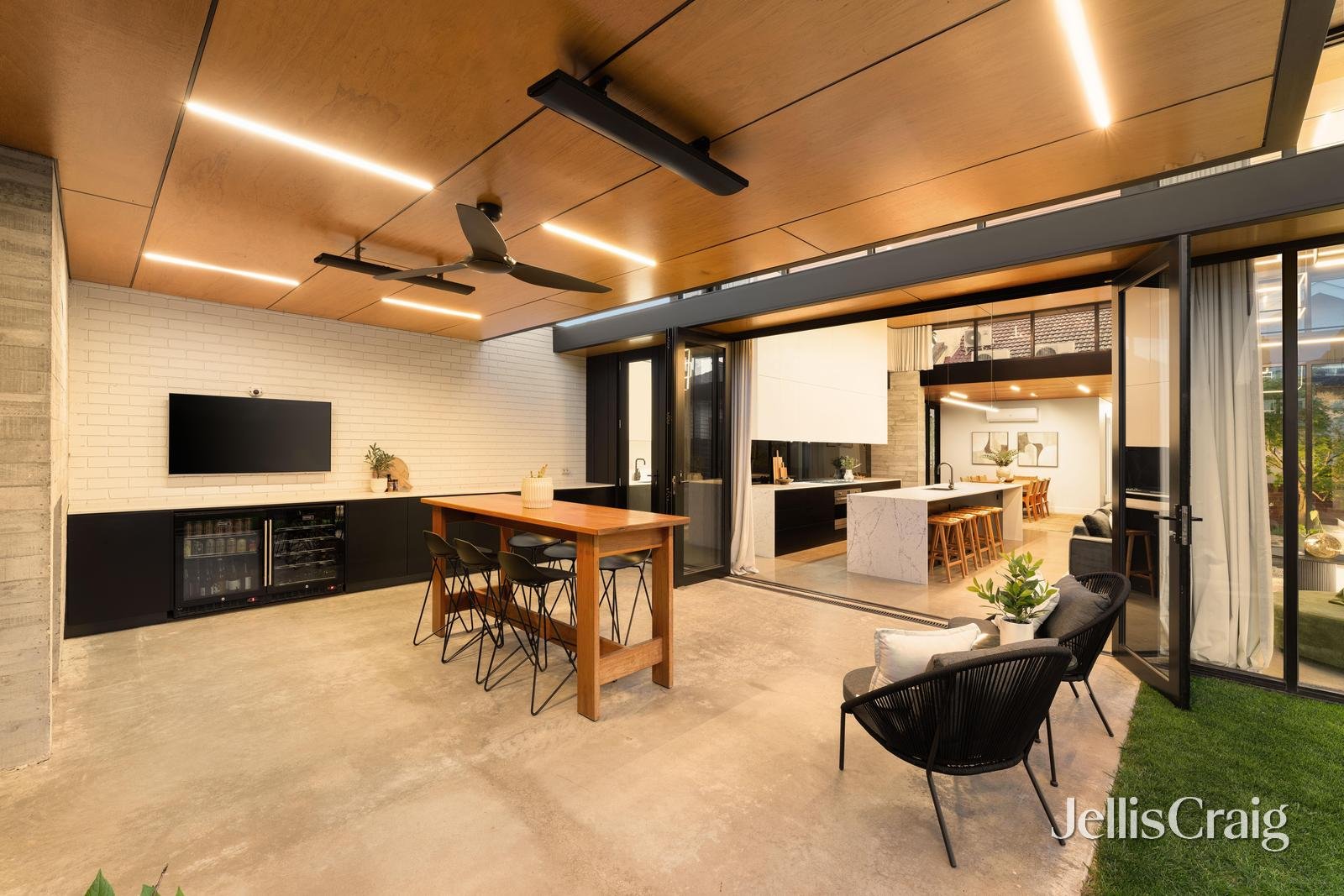 12 Raglan Street North, Ballarat Central image 9