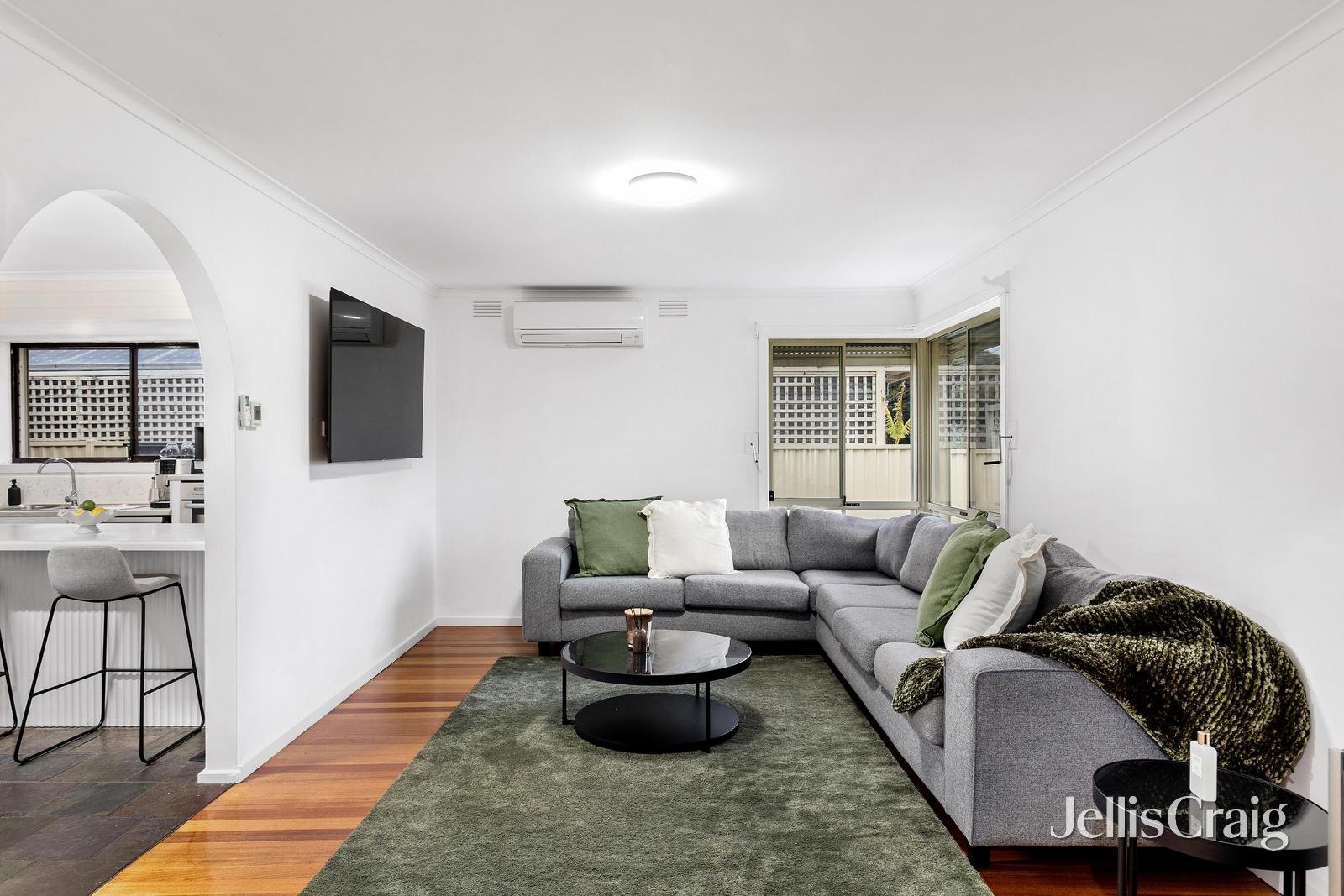 12 Raimeno Street, Lalor image 2
