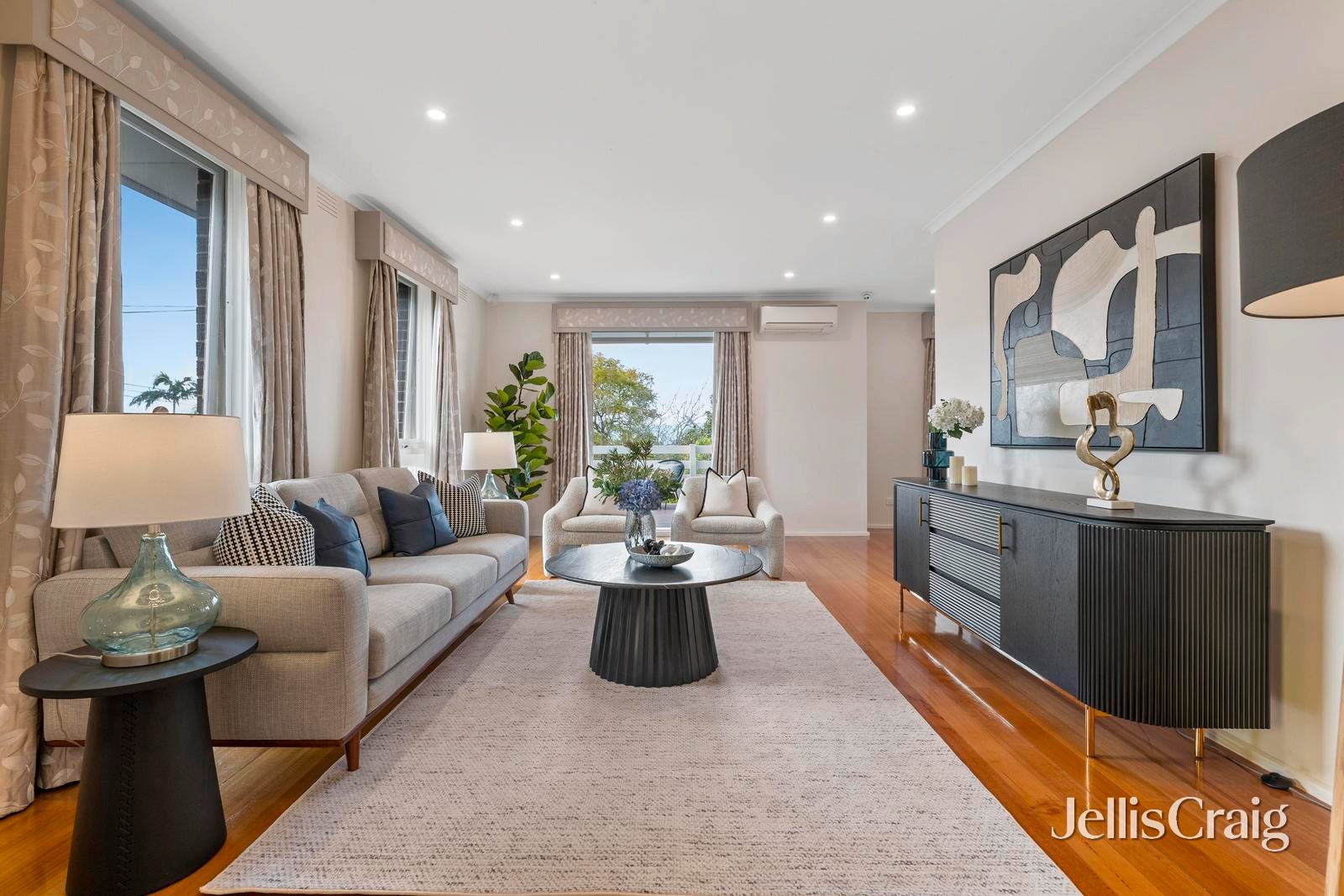 12 Rhodes Drive, Glen Waverley image 2
