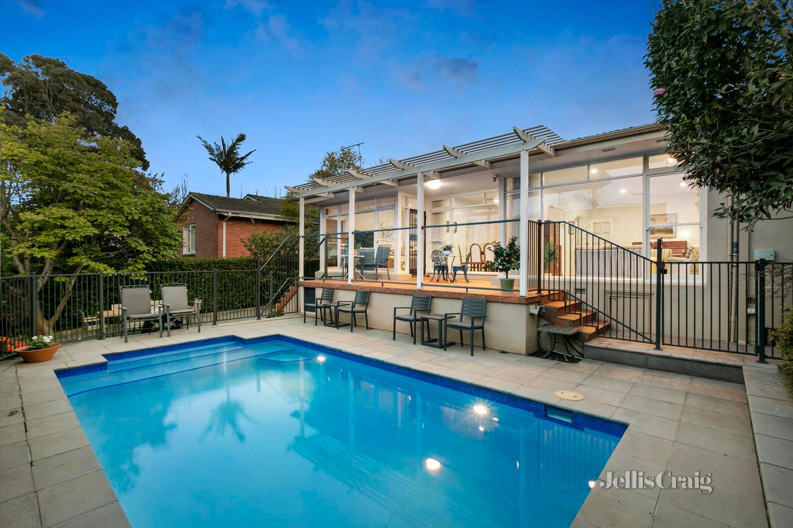 12 Rimington Avenue, Kew image 2