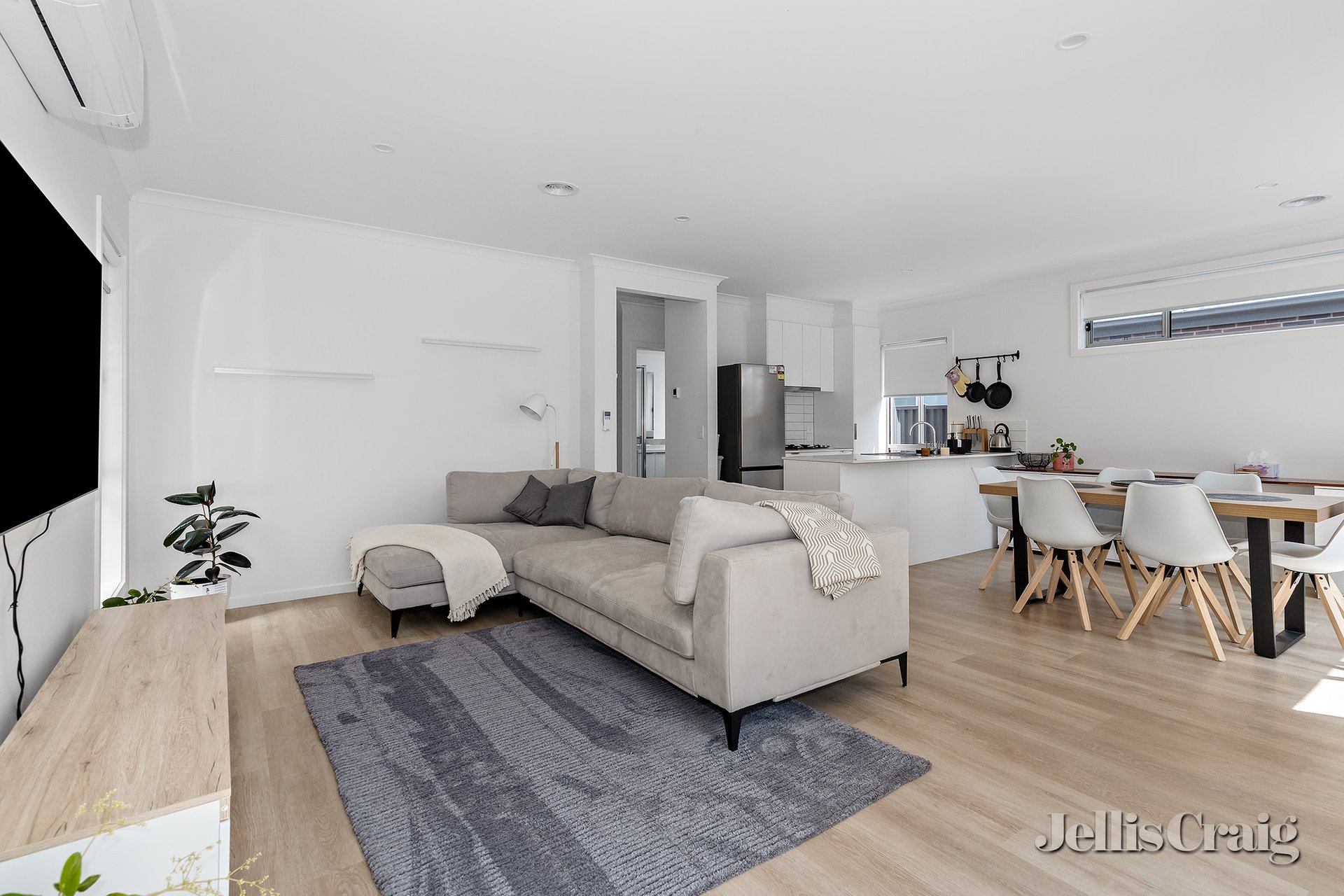 12 Riverside Place, Brown Hill image 2