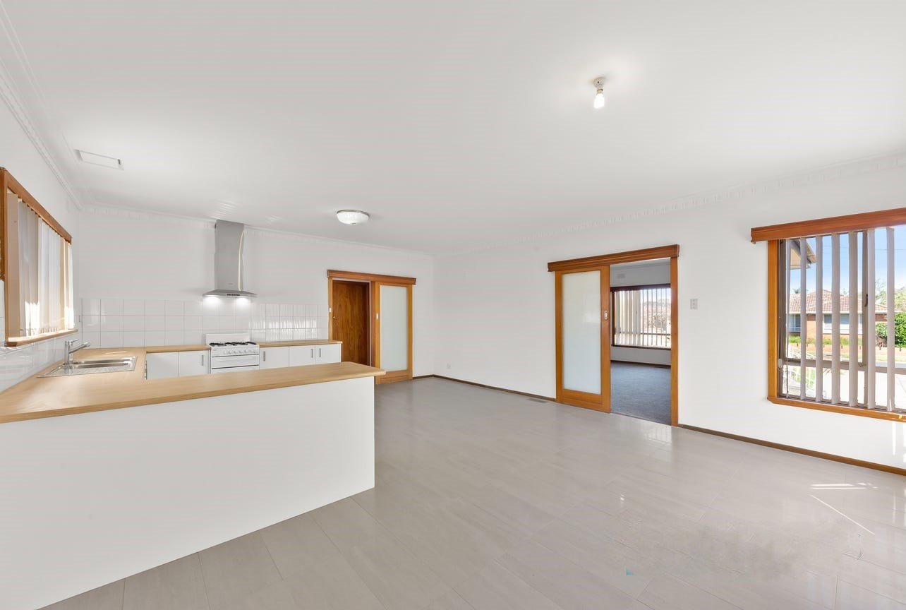 12 Riviera Road, Avondale&nbsp;Heights image 3