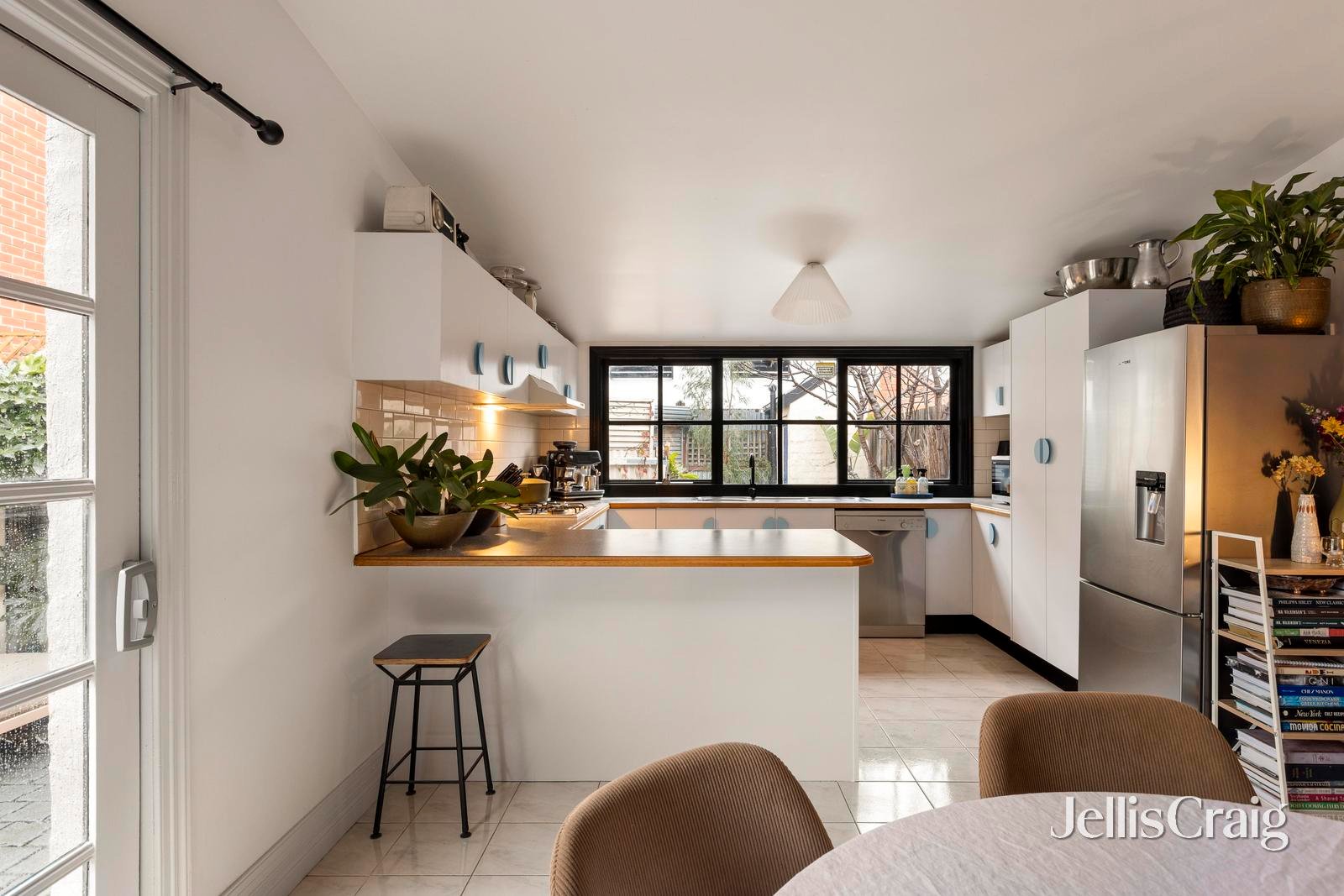12 Robbs Parade, Northcote image 14