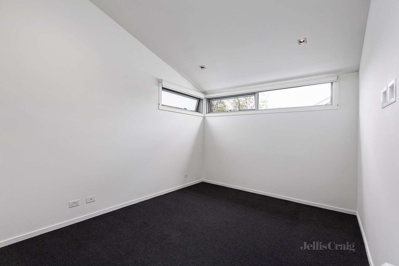 12 Roches Terrace, Williamstown image 4