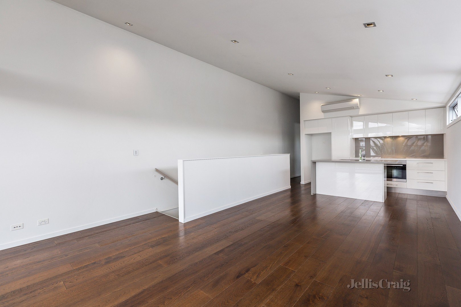 12 Roches Terrace, Williamstown image 2