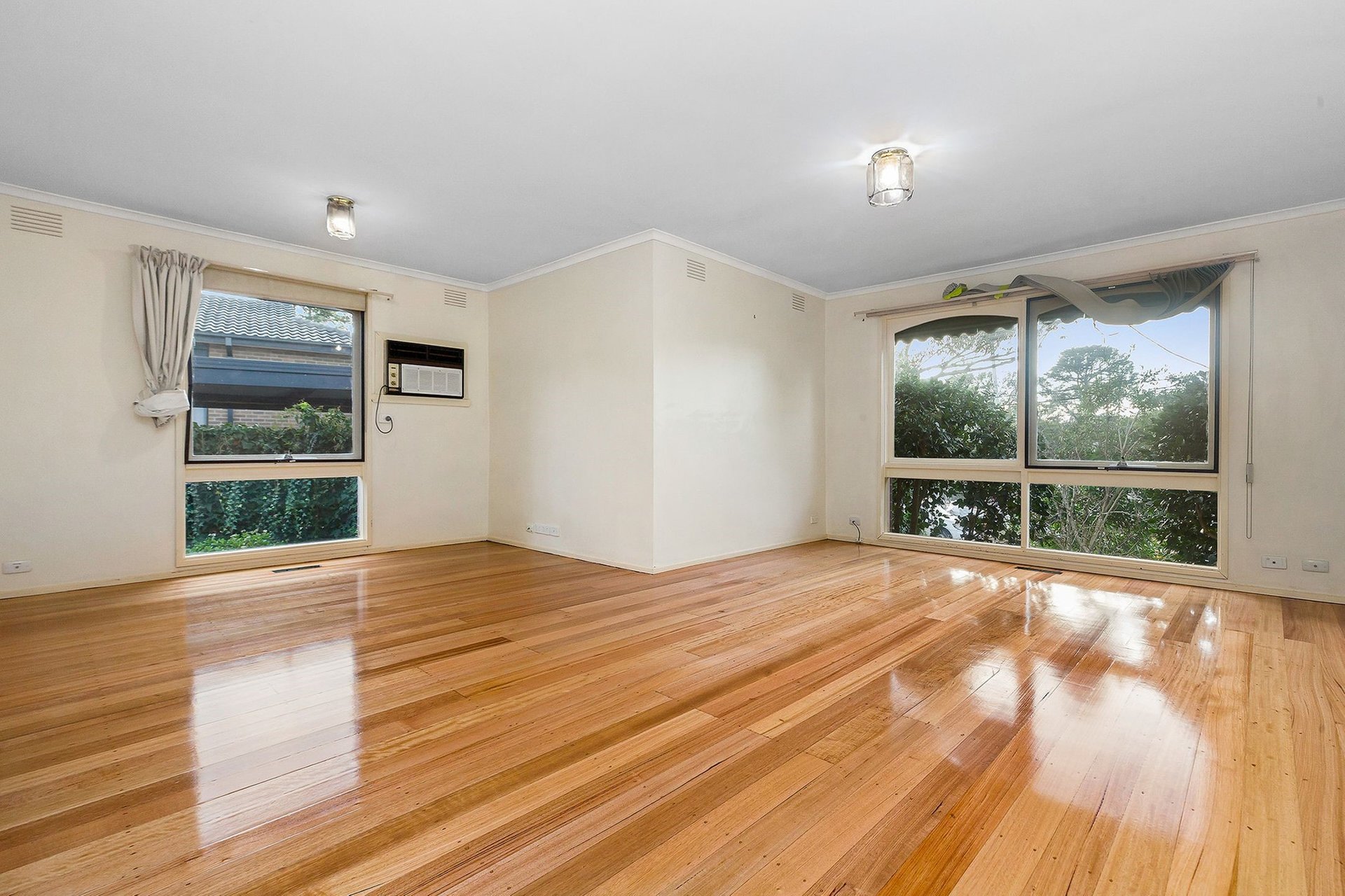 12 Rollington Drive, Ringwood image 2