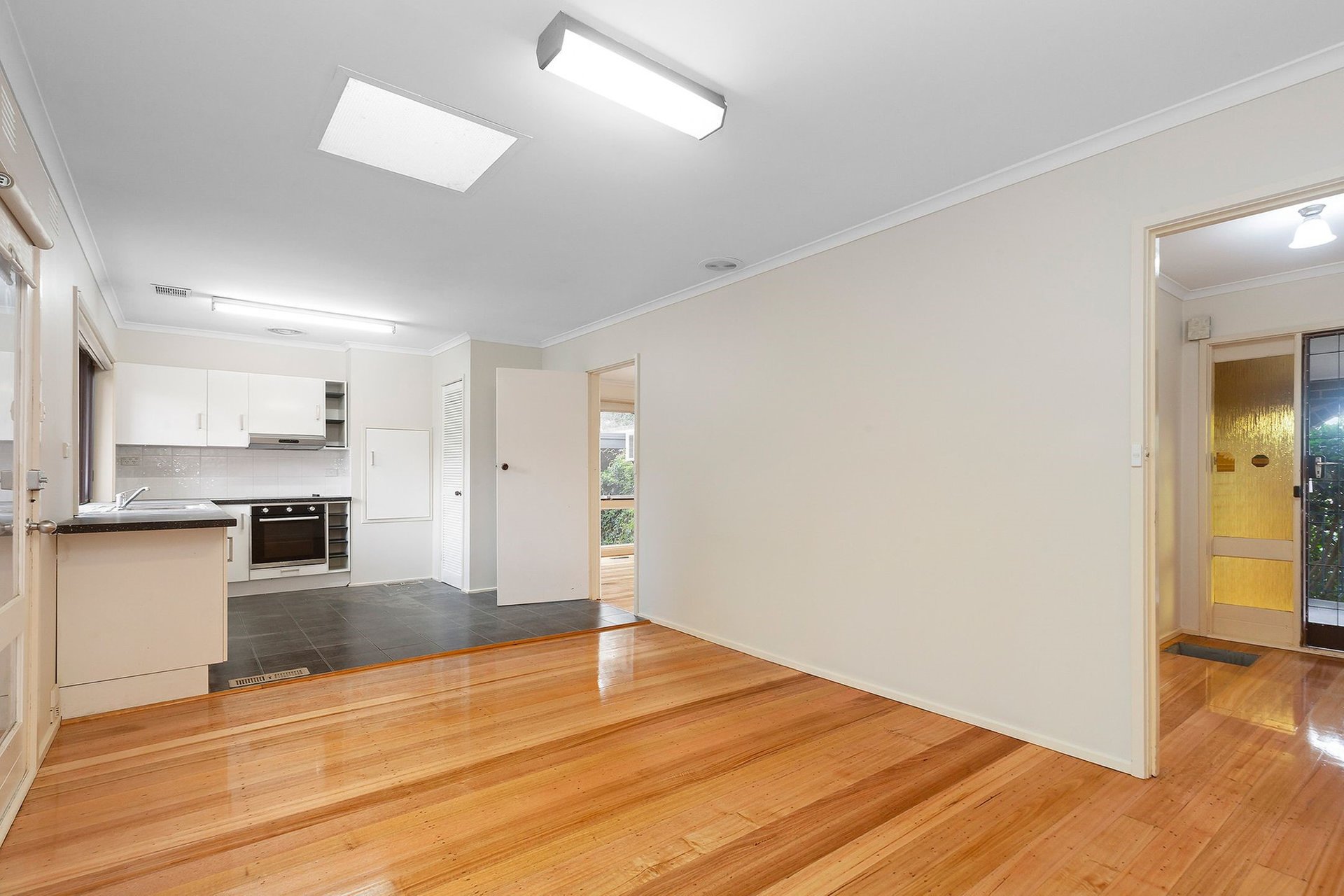 12 Rollington Drive, Ringwood image 3