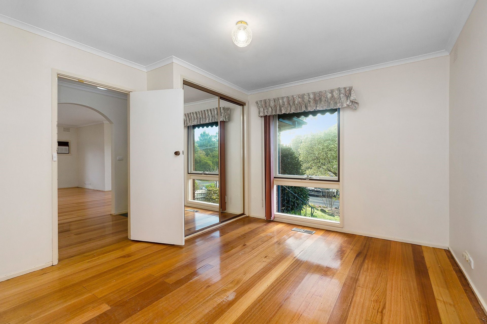 12 Rollington Drive, Ringwood image 4