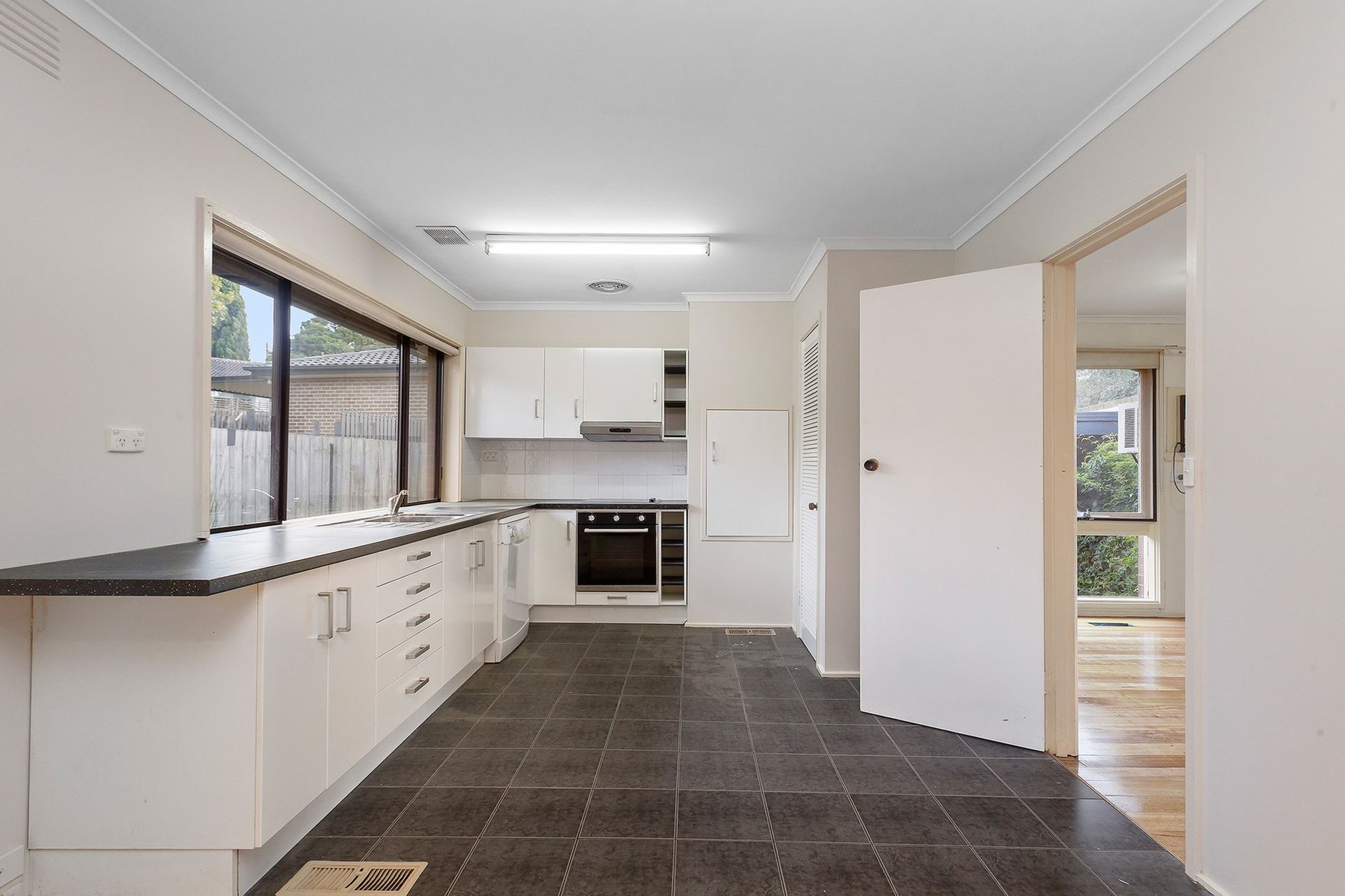 12 Rollington Drive, Ringwood image 5