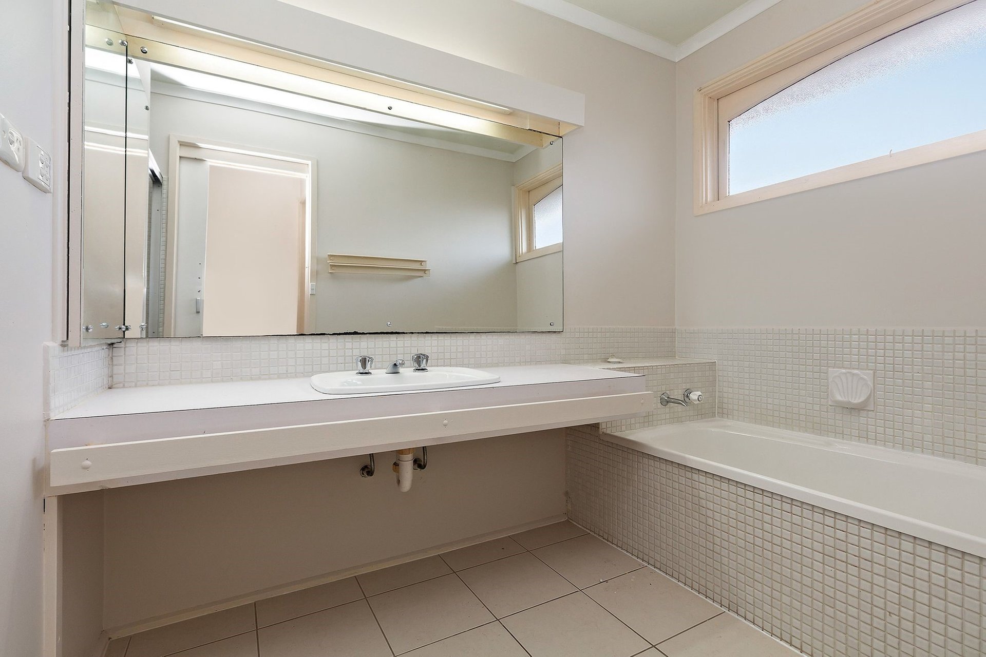 12 Rollington Drive, Ringwood image 6