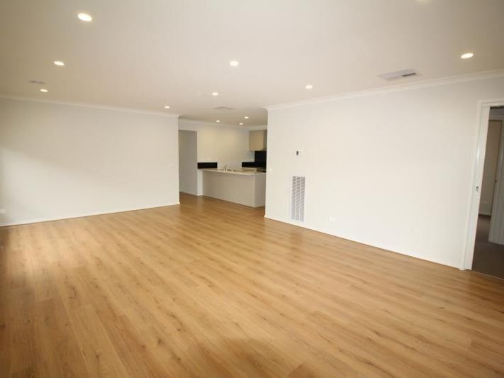 12 Romley Avenue, Armstrong Creek image 5
