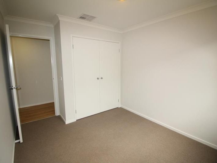12 Romley Avenue, Armstrong Creek image 8