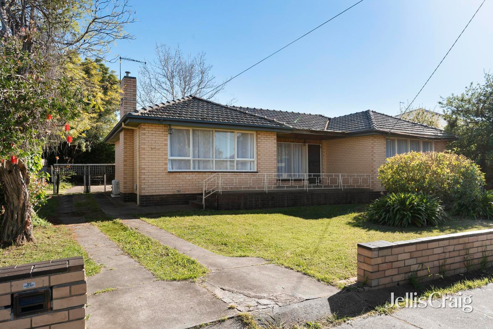 12 Rosehill Road, Niddrie image 1