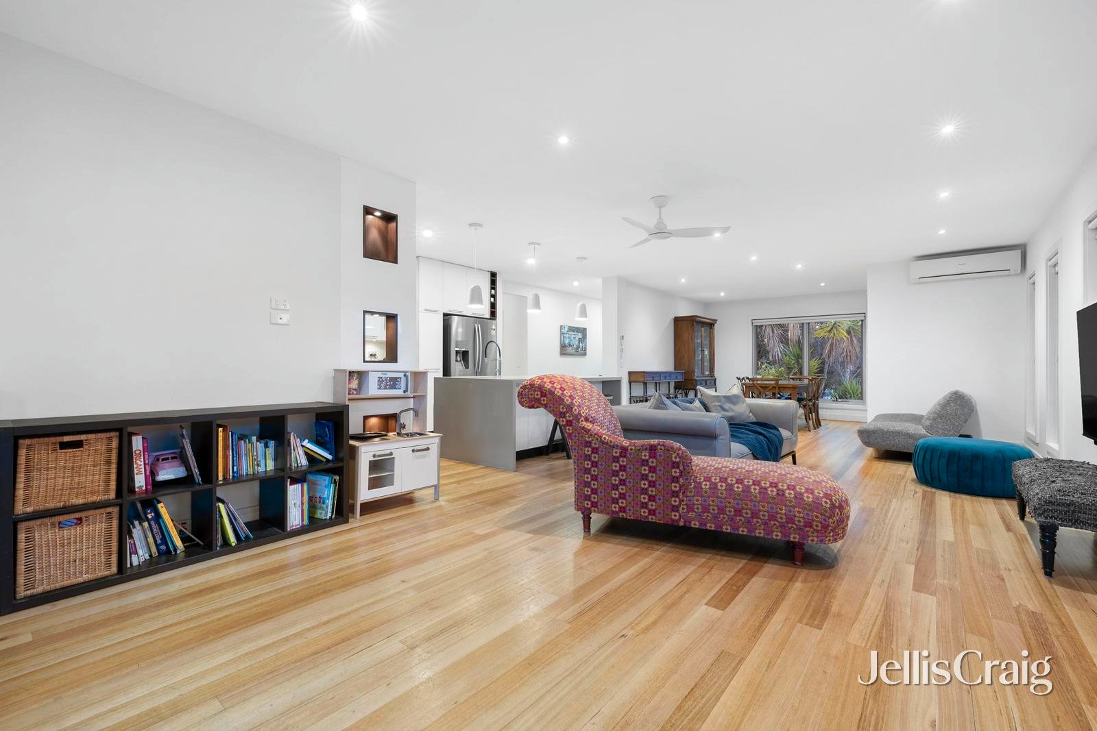 12 Royena Road, Moorabbin image 4