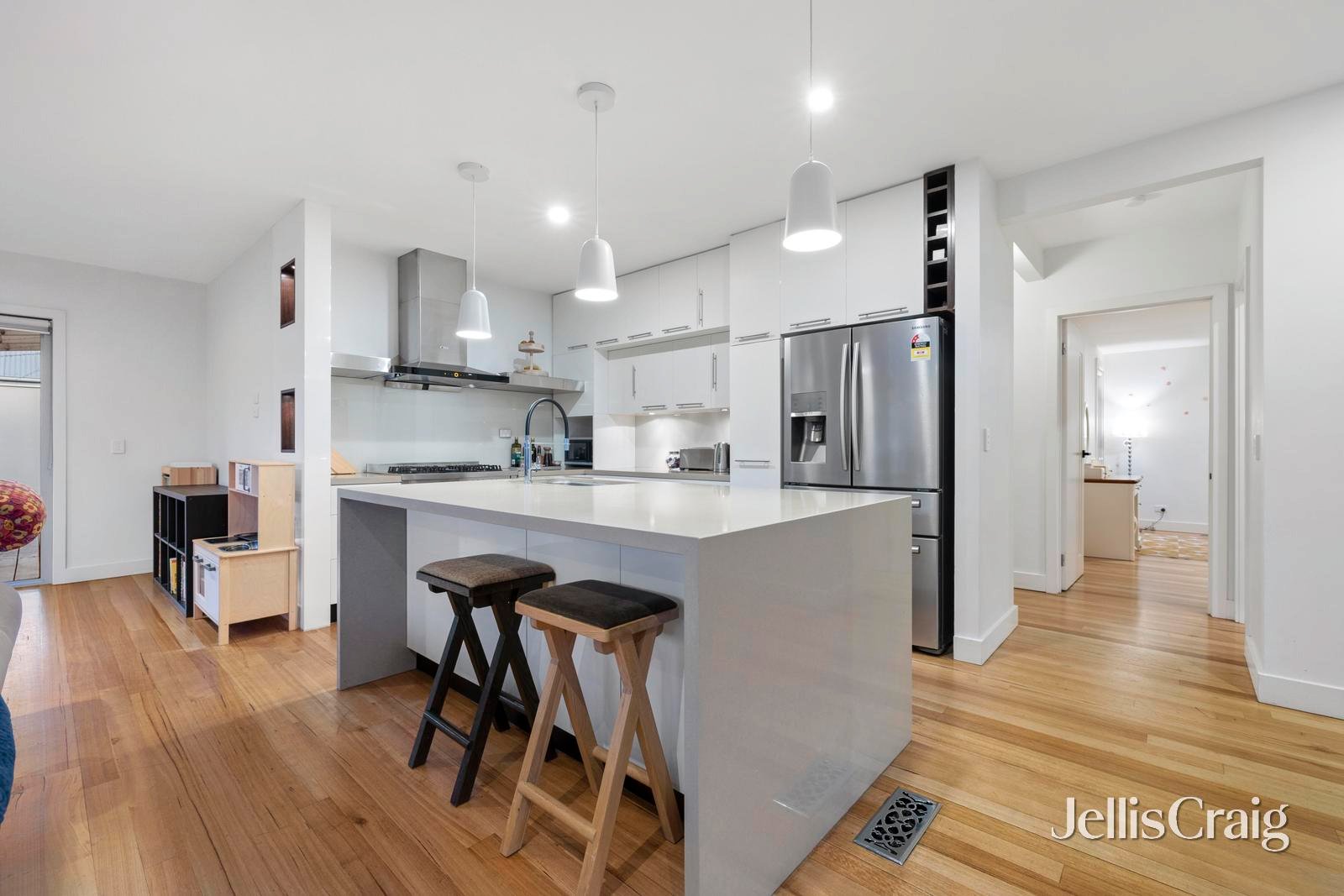 12 Royena Road, Moorabbin image 5
