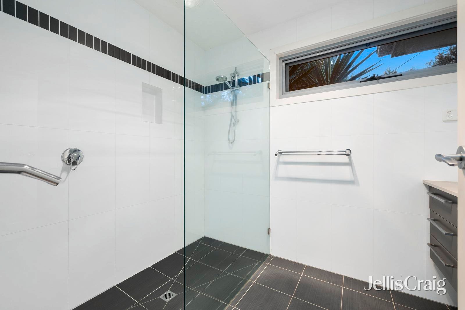 12 Royena Road, Moorabbin image 14