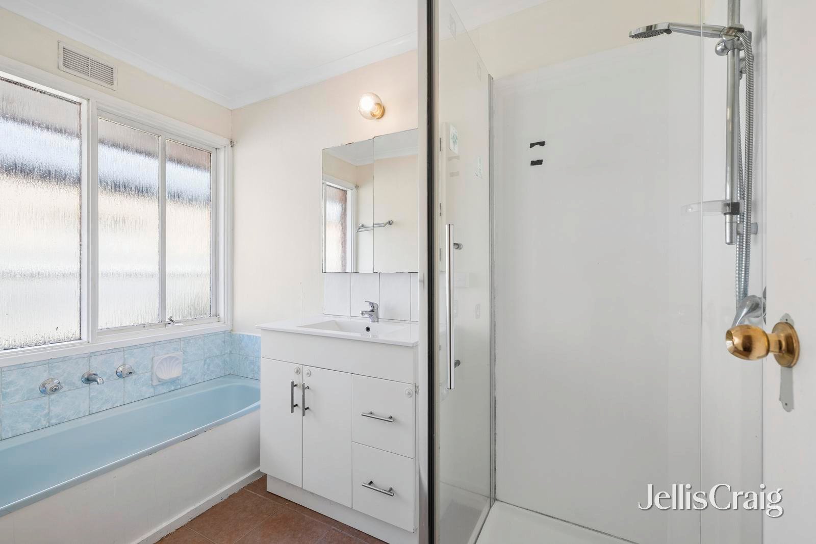 12 Russell Avenue, Woodend image 10