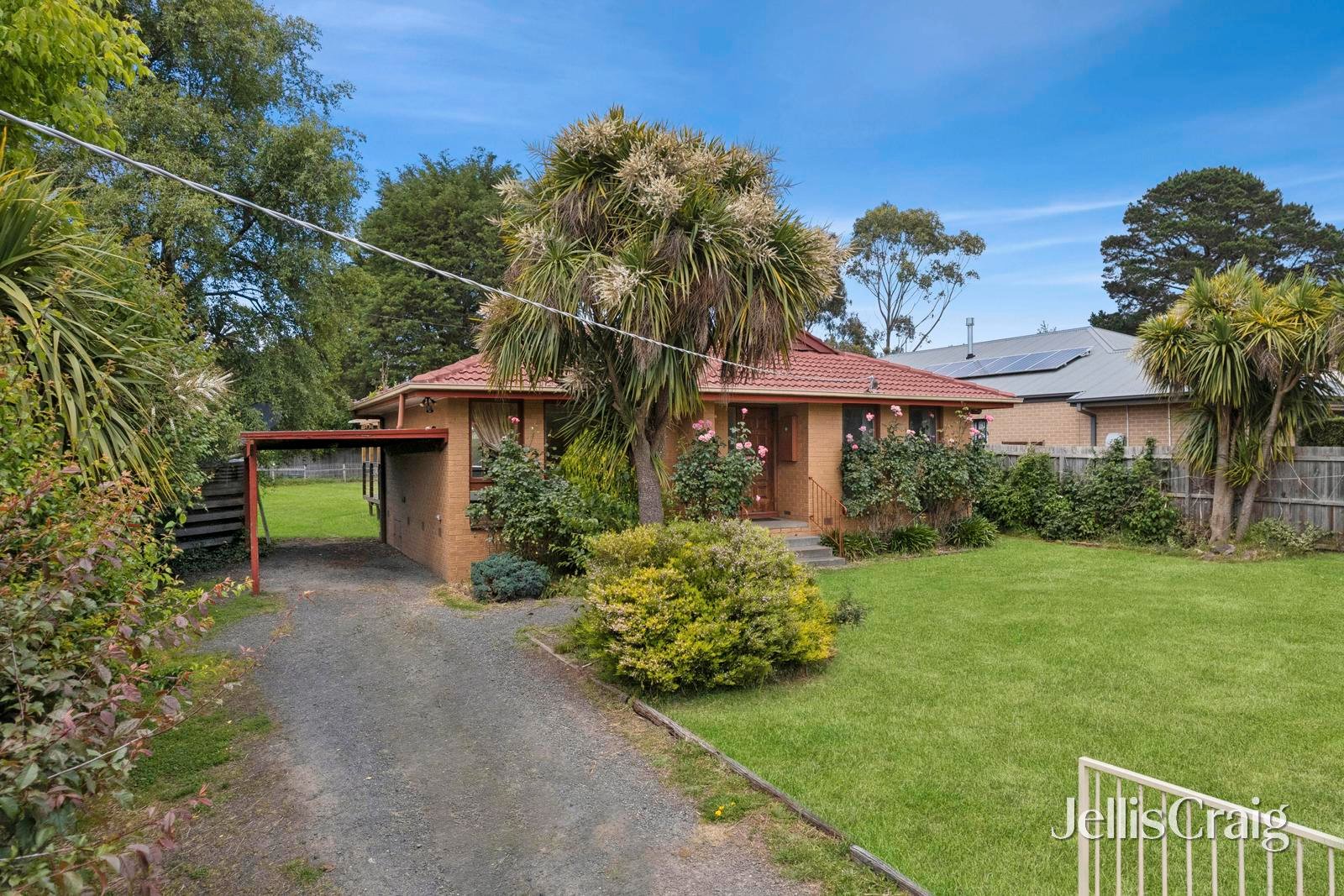 12 Russell Avenue, Woodend image 14