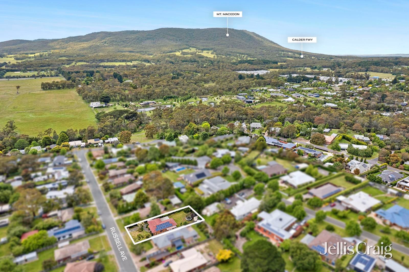 12 Russell Avenue, Woodend image 17