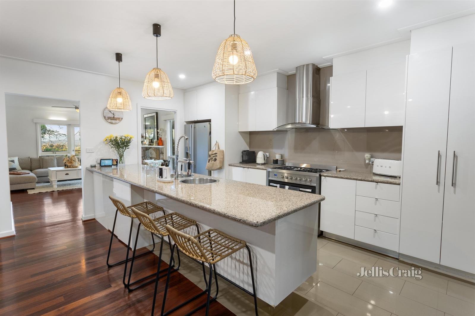 12 Ruthven Way, Ringwood East image 3