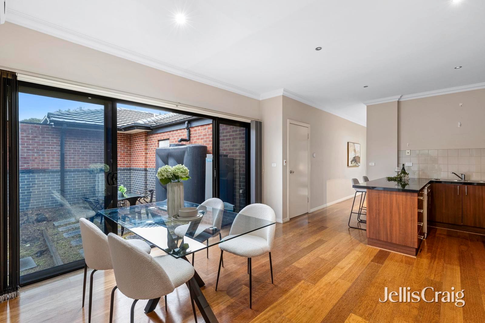 1/2 Salisbury Court, Glen&nbsp;Waverley image 5