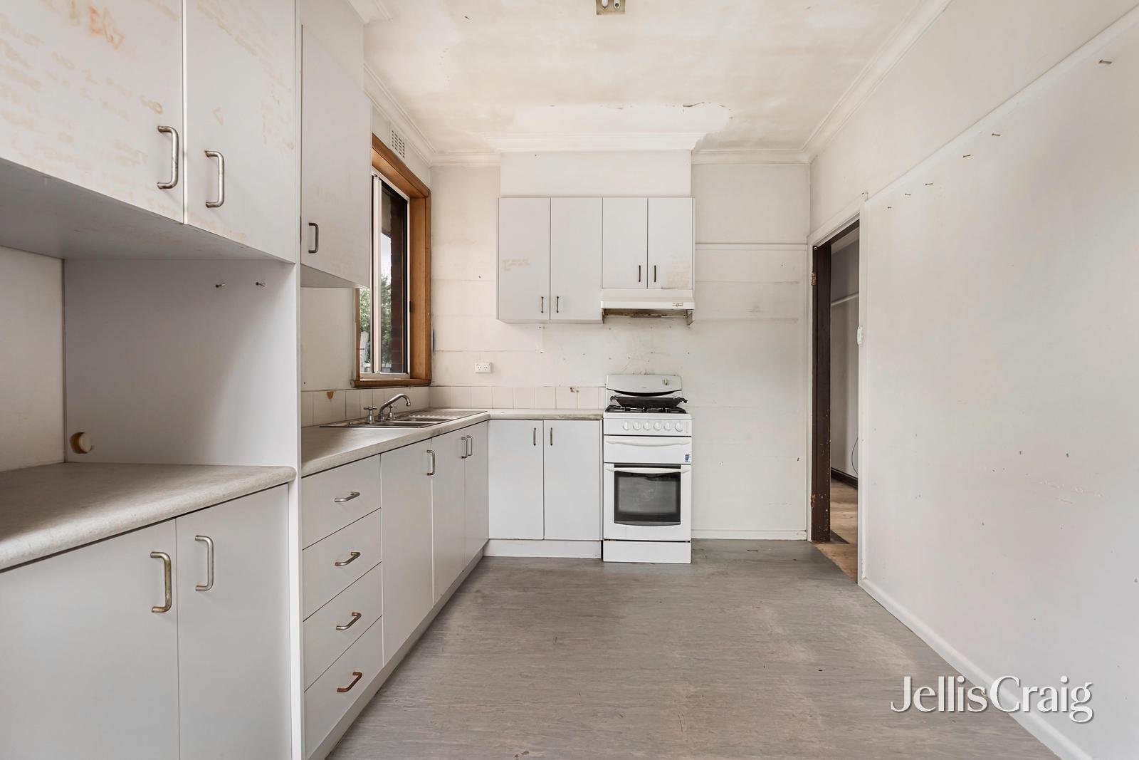 12 Saltair Street, Hampton East image 6