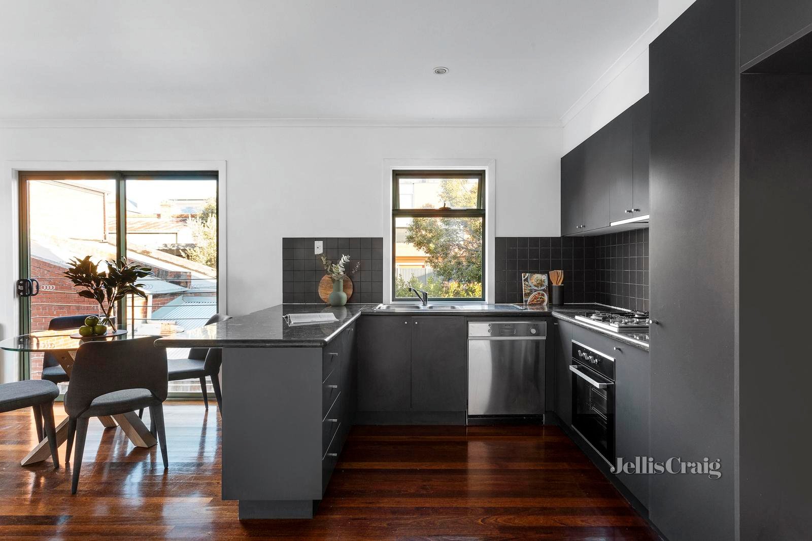 1/2 Scotia Street, North Melbourne image 6