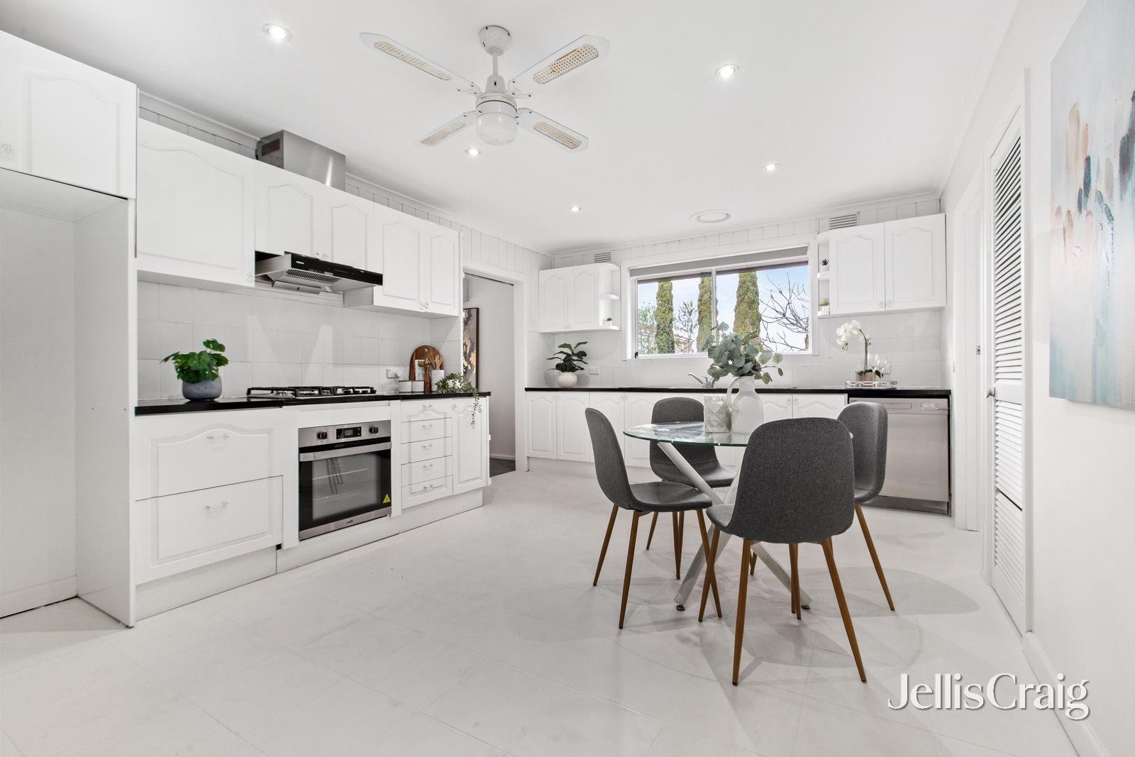 12 Scotsburn Avenue, Clayton image 5