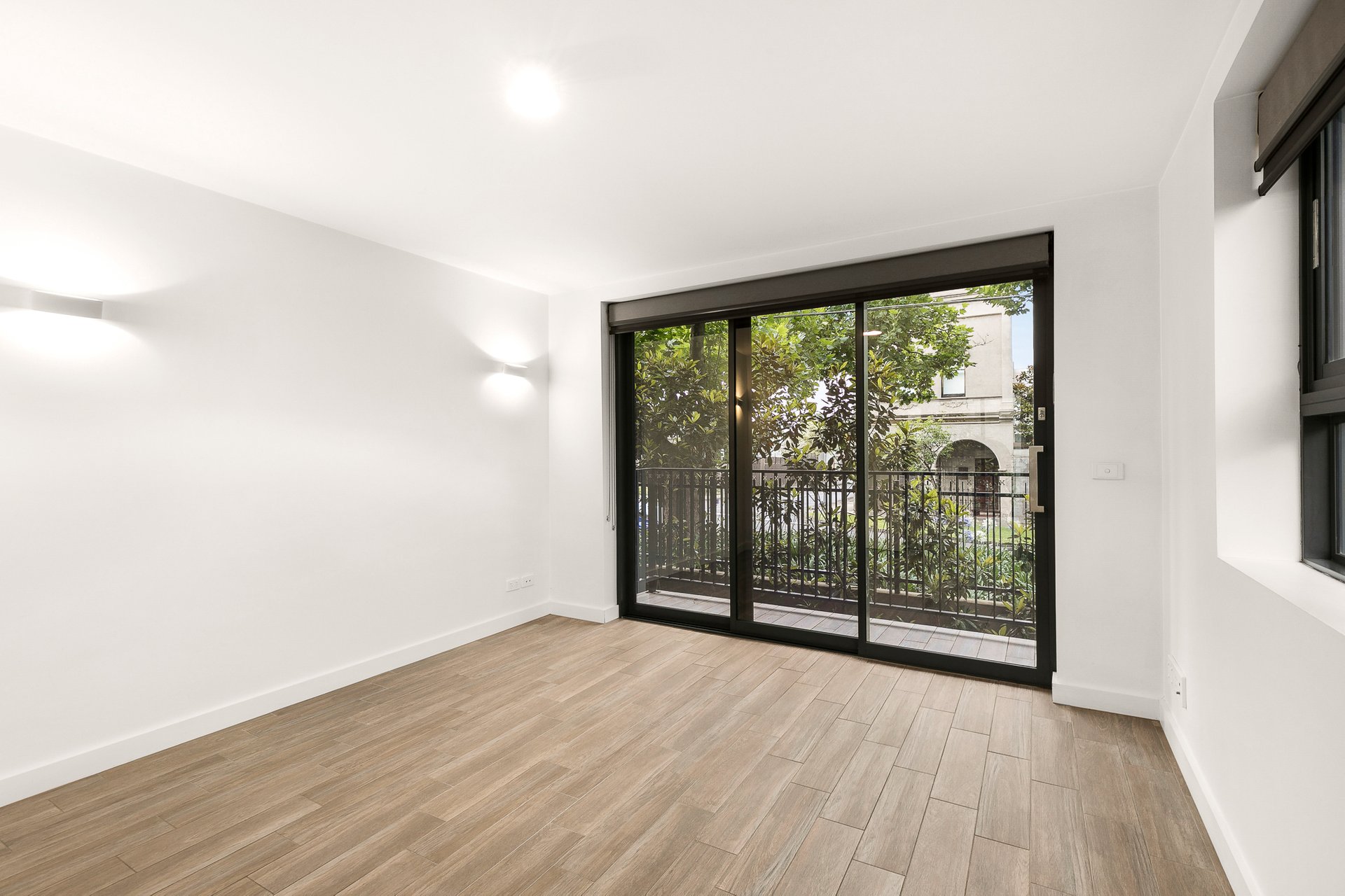 Property Gallery Thumbnail 4