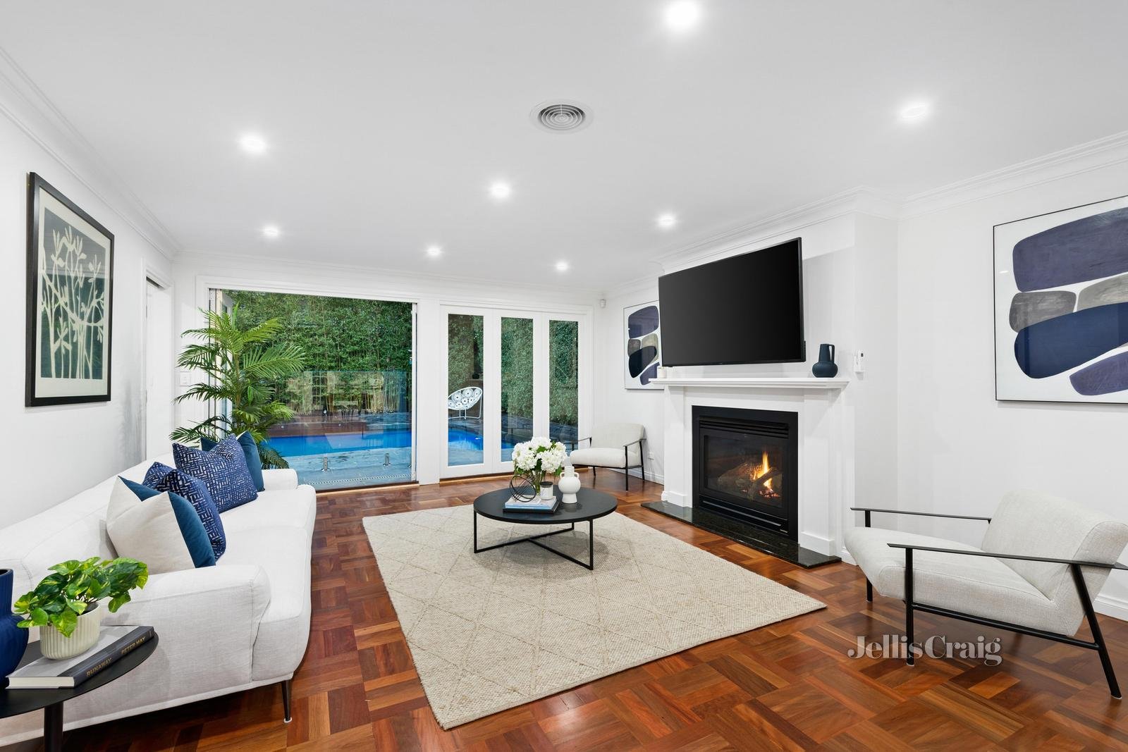 12 Sim Street, Mount Waverley image 2