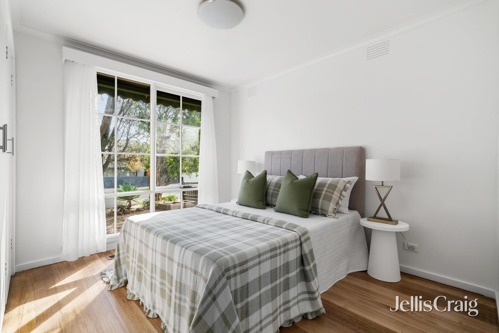 1/2 Simpson Street, Kew image 5